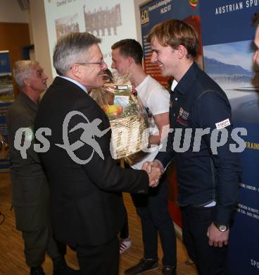 Rudern. Landeshauptmann Peter Kaiser, Florian Berg. Bundesportheim Faak am See, am 6.12.2017.
Foto: Kuess
---
pressefotos, pressefotografie, kuess, qs, qspictures, sport, bild, bilder, bilddatenbank