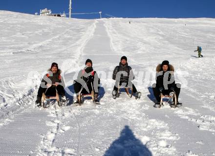 Fussball Tipico Bundesliga. RZ Pellets WAC. Christopher Wernitznig,  Boris Huettenbrenner, Nemanja Rnic, Daniel Offenbacher.  Koralpe, am 3.12.2017.
Foto: Kuess

---
pressefotos, pressefotografie, kuess, qs, qspictures, sport, bild, bilder, bilddatenbank