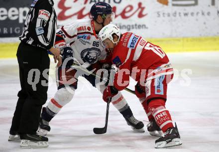 EBEL. Eishockey Bundesliga. KAC gegen 	KHL Medvescak Zagreb. Thomas Koch, (KAC), Tyler Morley  (Zagreb). Klagenfurt, am 21.2.2018.
Foto: Kuess

---
pressefotos, pressefotografie, kuess, qs, qspictures, sport, bild, bilder, bilddatenbank