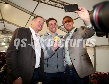 Schi Ski Alpin. Empfang Olympiasieger Matthias Mayer in Afritz.  Franz Klammer, Matthias Mayer, Fritz Strobl.. Afritz, 24.2.2018.
Foto: Kuess
---
pressefotos, pressefotografie, kuess, qs, qspictures, sport, bild, bilder, bilddatenbank