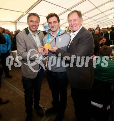 Schi, Ski Alpin. Empfang Olympiasieger Matthias Mayer in Afritz. Fritz Strobl, Matthias Mayer, Franz Klammer. Afritz, 24.2.2018.
Foto: Kuess
---
pressefotos, pressefotografie, kuess, qs, qspictures, sport, bild, bilder, bilddatenbank