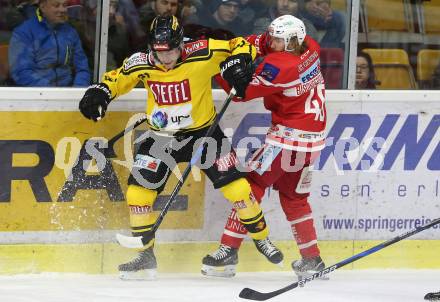 EBEL. Eishockey Bundesliga. KAC gegen 	Vienna Capitals. Johannes Bischofberger (KAC), Taylor Vause (Vienna Capitals). Klagenfurt, am 28.2.2018.
Foto: Kuess

---
pressefotos, pressefotografie, kuess, qs, qspictures, sport, bild, bilder, bilddatenbank