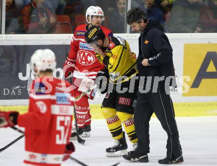 EBEL. Eishockey Bundesliga. KAC gegen 	Vienna Capitals. Riley Holzapfel verletzt (KAC), (Vienna Capitals). Klagenfurt, am 28.2.2018.
Foto: Kuess

---
pressefotos, pressefotografie, kuess, qs, qspictures, sport, bild, bilder, bilddatenbank