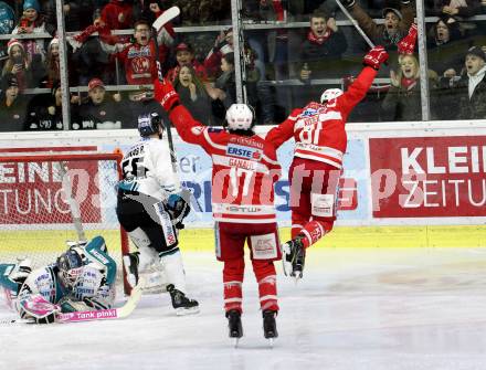 EBEL. Eishockey Bundesliga. KAC gegen 	EHC Liwest Black Wings Linz. Torjubel Andrew Kozek, Manuel Ganahl (KAC). Klagenfurt, am 2.3.2018.
Foto: Kuess

---
pressefotos, pressefotografie, kuess, qs, qspictures, sport, bild, bilder, bilddatenbank