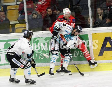 EBEL. Eishockey Bundesliga. KAC gegen 	EHC Liwest Black Wings Linz. Julian Talbot  (KAC), Andreas Kristler (Linz). Klagenfurt, am 2.3.2018.
Foto: Kuess

---
pressefotos, pressefotografie, kuess, qs, qspictures, sport, bild, bilder, bilddatenbank