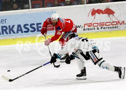 EBEL. Eishockey Bundesliga. KAC gegen 	EHC Liwest Black Wings Linz. Thomas Hundertpfund,  (KAC), Philipp Lukas (Linz). Klagenfurt, am 2.3.2018.
Foto: Kuess

---
pressefotos, pressefotografie, kuess, qs, qspictures, sport, bild, bilder, bilddatenbank