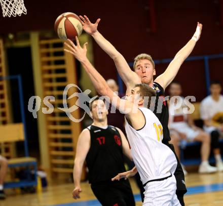 Basketball 2. Bundesliga. Grunddurchgang. 21. Runde. Woerthersee Piraten gegen Mistelbach Mustangs. Ian Moschik,  (Piraten), Thomas Morwitzer (Mistelbach Mustangs). Klagenfurt, am 3.3.2018.
Foto: Kuess
---
pressefotos, pressefotografie, kuess, qs, qspictures, sport, bild, bilder, bilddatenbank