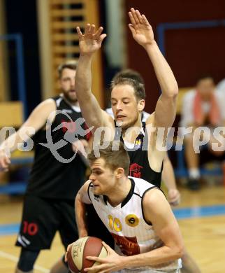 Basketball 2. Bundesliga. Grunddurchgang. 21. Runde. Woerthersee Piraten gegen Mistelbach Mustangs. Ian Moschik, (Piraten), Vladimir Sismilich  (Mistelbach Mustangs). Klagenfurt, am 3.3.2018.
Foto: Kuess
---
pressefotos, pressefotografie, kuess, qs, qspictures, sport, bild, bilder, bilddatenbank