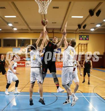 Basketball 2. Bundesliga. Grunddurchgang. 21. Runde. Woerthersee Piraten gegen Mistelbach Mustangs. Sebastian Schaal, Ian Moschik, (Piraten),  Michal Semerad  (Mistelbach Mustangs). Klagenfurt, am 3.3.2018.
Foto: Kuess
---
pressefotos, pressefotografie, kuess, qs, qspictures, sport, bild, bilder, bilddatenbank