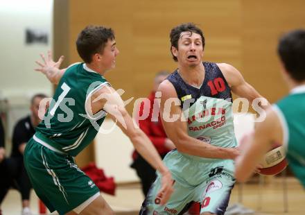 Basketball 2. Bundesliga. Grunddurchgang. 21. Runde. Villach Raiders gegen KOS Celovec. Simon Finzgar,  (Villach), Jan Razdevsek (KOS). Villach, am 4.3.2018.
Foto: Kuess

---
pressefotos, pressefotografie, kuess, qs, qspictures, sport, bild, bilder, bilddatenbank