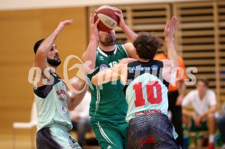Basketball 2. Bundesliga. Grunddurchgang. 21. Runde. Villach Raiders gegen KOS Celovec. Mensud Julevic, Simon Fingar,  (Villach), Vjeran Soldo (KOS). Villach, am 4.3.2018.
Foto: Kuess

---
pressefotos, pressefotografie, kuess, qs, qspictures, sport, bild, bilder, bilddatenbank