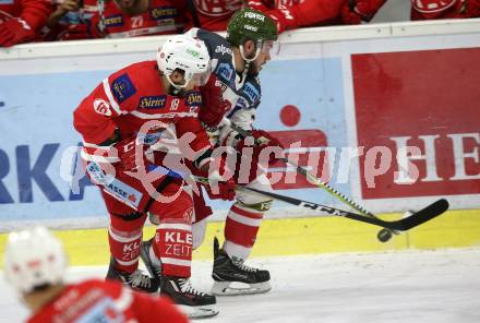 EBEL. Eishockey Bundesliga. KAC gegen 	HCB Suedtirol Alperia. Thomas Koch,  (KAC), Christopher Desousa (Bozen). Klagenfurt, am 2.3.2018.
Foto: Kuess

---
pressefotos, pressefotografie, kuess, qs, qspictures, sport, bild, bilder, bilddatenbank