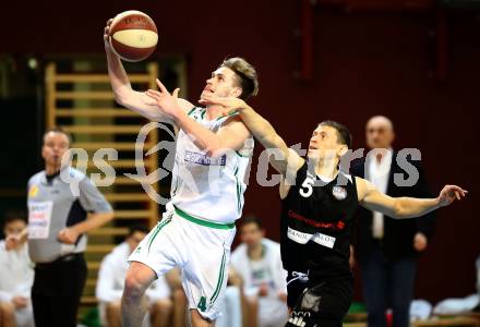 Basketball 2. Bundesliga. Grunddurchgang. 22. Runde. KOS Celovec gegen Mattersburg Rocks. Ziga Erculj, (KOS), Dragisa Najdanovic  (Mattersburg Rocks). Klagenfurt, am 11.3.2018.
Foto: Kuess
---
pressefotos, pressefotografie, kuess, qs, qspictures, sport, bild, bilder, bilddatenbank