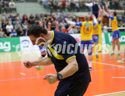 Volleyball. MEVZA. Final Four. Finale. SK Posojilnica Aich/Dob gegen Calcit Volley Kamnik. Jubel Trainer Matjaz Hafner (Aich/Dob). Bleiburg, am 10.3.2018.
Foto: Kuess
---
pressefotos, pressefotografie, kuess, qs, qspictures, sport, bild, bilder, bilddatenbank