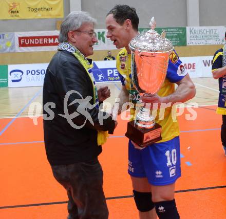 Volleyball. MEVZA. Final Four. Finale. SK Posojilnica Aich/Dob gegen Calcit Volley Kamnik. Buergermeister Stefan Visotschnig, Nejc Pusnik (Aich/Dob). Bleiburg, am 10.3.2018.
Foto: Kuess
---
pressefotos, pressefotografie, kuess, qs, qspictures, sport, bild, bilder, bilddatenbank