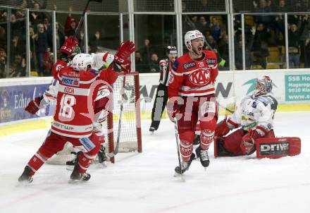 EBEL. Eishockey Bundesliga. KAC gegen 	HCB Suedtirol Alperia. Torjubel Jonathan Rheault, Thomas Koch (KAC). Klagenfurt, am 13.3.2018.
Foto: Kuess

---
pressefotos, pressefotografie, kuess, qs, qspictures, sport, bild, bilder, bilddatenbank