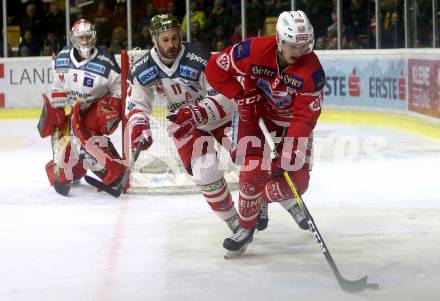 EBEL. Eishockey Bundesliga. KAC gegen 	HCB Suedtirol Alperia. Marco Richter, (KAC), Travis Oleksuk  (Bozen). Klagenfurt, am 18.3.2018.
Foto: Kuess

---
pressefotos, pressefotografie, kuess, qs, qspictures, sport, bild, bilder, bilddatenbank