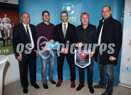 Fussball. Besuch des UEFA Praesidenten Aleksander Ceferin beim SAK.  Radenko Mijatovic, Marko Loibnegger, Aleksander Ceferin, Marjan Velik, Oraze Marko. Klagenfurt, am 23.3.2018.
Foto: Kuess
---
pressefotos, pressefotografie, kuess, qs, qspictures, sport, bild, bilder, bilddatenbank