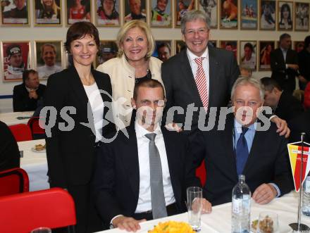 Fussball Laenderspiel. Oesterreich gegen Slowenien.Come together. Sport baut Bruecken. Slowenische Sportministerin Maja Bakovec-Brencic, Mathiaschitz, Peter Kaiser, UEFA Praesident Aleksander Ceferin, Leo Windtner. Klagenfurt, am 23.3.2018.
Foto: Kuess

---
pressefotos, pressefotografie, kuess, qs, qspictures, sport, bild, bilder, bilddatenbank