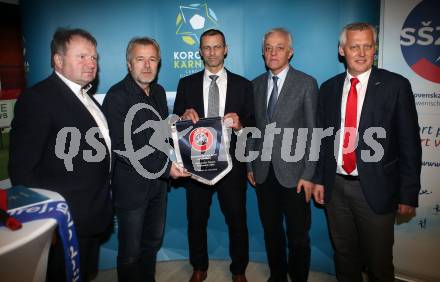 Fussball. Besuch des UEFA Praesidenten Aleksander Ceferin beim SAK.   Silvo Kumer, Marjan Velik, Aleksander Ceferin, Feliks Wieser, Marko Wieser. Klagenfurt, am 23.3.2018.
Foto: Kuess
---
pressefotos, pressefotografie, kuess, qs, qspictures, sport, bild, bilder, bilddatenbank