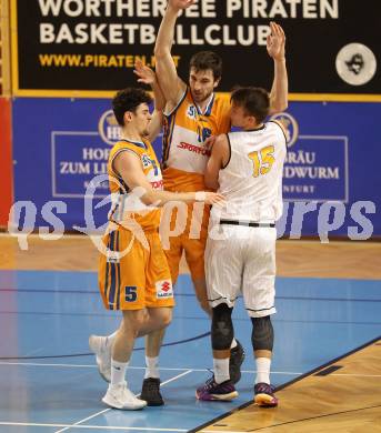 Basketball 2. Bundesliga. Playdown. 2. Runde. Woerthersee Piraten gegen BBU Salzburg.  Elvis Keric (Piraten), Sergio Jimenez, Lorenz Rattey, (Salzburg). Klagenfurt, am 24.3.2018.
Foto: Kuess
---
pressefotos, pressefotografie, kuess, qs, qspictures, sport, bild, bilder, bilddatenbank