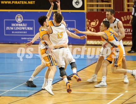 Basketball 2. Bundesliga. Playdown. 2. Runde. Woerthersee Piraten gegen BBU Salzburg. Kunovjanek Maximilian, Elvis Keric (Piraten), Sergio Jimenez, Lorenz Rattey, Lukas Reichle (Salzburg). Klagenfurt, am 24.3.2018.
Foto: Kuess
---
pressefotos, pressefotografie, kuess, qs, qspictures, sport, bild, bilder, bilddatenbank