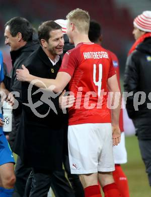 Fussball Laenderspiel. Oesterreich gegen Slowenien.Come together. Sport baut Bruecken.  Trainer Franco Foda, Martin Hinteregger (Oesterreich). Klagenfurt, am 23.3.2018.
Foto: Kuess

---
pressefotos, pressefotografie, kuess, qs, qspictures, sport, bild, bilder, bilddatenbank