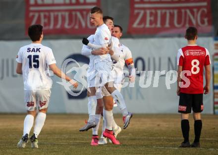 Fussball Kaerntner Liga. SAK gegen Spittal. Torjubel Jurinic Andrej (SAK). Klagenfurt, am 23.3.2018.
Foto: Kuess
---
pressefotos, pressefotografie, kuess, qs, qspictures, sport, bild, bilder, bilddatenbank