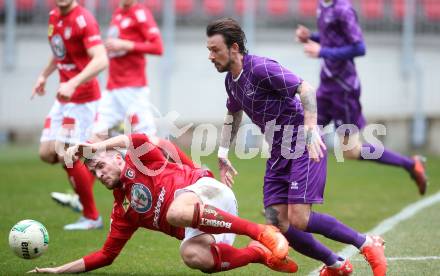 Fussball. Regionalliga. SK Austria Klagenfurt gegen Union Raiffeisen Gurten. Philipp Huetter,  (SK Austria Klagenfurt), Thomas Reiter  (Union Raiffeisen Gurten). Klagenfurt, 31.3.2018.
Foto: Kuess
---
pressefotos, pressefotografie, kuess, qs, qspictures, sport, bild, bilder, bilddatenbank