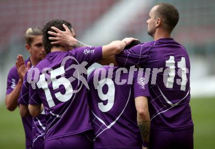 Fussball. Regionalliga. SK Austria Klagenfurt gegen Union Raiffeisen Gurten. Torjubel Tadej Zagar-Knez, Julian Salentinig, Denis Halilovic (SK Austria Klagenfurt). Klagenfurt, 31.3.2018.
Foto: Kuess
---
pressefotos, pressefotografie, kuess, qs, qspictures, sport, bild, bilder, bilddatenbank