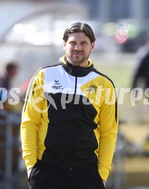 Fussball. Kaerntner Liga. Kraig gegen St. Jakob/Ros.. Trainer Stefan Franz Weitensfelder (Kraig). Kraig, 31.3.2018.
Foto: Kuess
---
pressefotos, pressefotografie, kuess, qs, qspictures, sport, bild, bilder, bilddatenbank