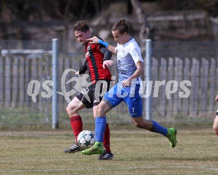 Fussball. Kaerntner Liga. Kraig gegen St. Jakob/Ros.. Georg Pirker (Kraig),  Harald Ottowitz (St. Jakob). Kraig, 31.3.2018.
Foto: Kuess
---
pressefotos, pressefotografie, kuess, qs, qspictures, sport, bild, bilder, bilddatenbank