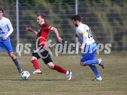 Fussball. Kaerntner Liga. Kraig gegen St. Jakob/Ros.. Patrick Rene Striednig (Kraig), Thomas Ogradnig  (St. Jakob). Kraig, 31.3.2018.
Foto: Kuess
---
pressefotos, pressefotografie, kuess, qs, qspictures, sport, bild, bilder, bilddatenbank