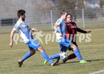 Fussball. Kaerntner Liga. Kraig gegen St. Jakob/Ros.. Christian Groinig, Georg Pirker (Kraig), Harald Ottowitz (St. Jakob). Kraig, 31.3.2018.
Foto: Kuess
---
pressefotos, pressefotografie, kuess, qs, qspictures, sport, bild, bilder, bilddatenbank