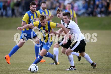 Fussball 2. Klasse A. Lurnfeld gegen Muehldorf. Manuel Morgenstern,  (Lurnfeld), Luca Zedlacher  (Muehldorf). Moellbruecke, am 1.4.2018.
Foto: Kuess
---
pressefotos, pressefotografie, kuess, qs, qspictures, sport, bild, bilder, bilddatenbank