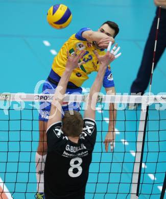 DenizBank AG Volley League Men. Volleyball. SK Posojilnica Aich/Dob gegen SG Union Raiffeisen Waldviertel. Lukasz Wiese, (Aich/Dob), Matiss Gabdullins  (Waldviertel). Bleiburg, am 4.4.2018.
Foto: Kuess
---
pressefotos, pressefotografie, kuess, qs, qspictures, sport, bild, bilder, bilddatenbank