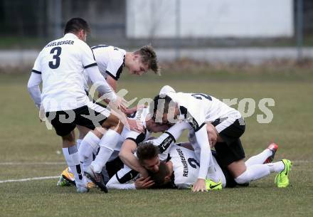 Fussball 2. Klasse A. Lurnfeld gegen Muehldorf. Torjubel Enes Sinanovic (Muehldorf). Moellbruecke, am 1.4.2018.
Foto: Kuess
---
pressefotos, pressefotografie, kuess, qs, qspictures, sport, bild, bilder, bilddatenbank