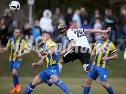 Fussball 2. Klasse A. Lurnfeld gegen Muehldorf. Manuel Morgenstern,  (Lurnfeld), Ivan Glavic  (Muehldorf). Moellbruecke, am 1.4.2018.
Foto: Kuess
---
pressefotos, pressefotografie, kuess, qs, qspictures, sport, bild, bilder, bilddatenbank