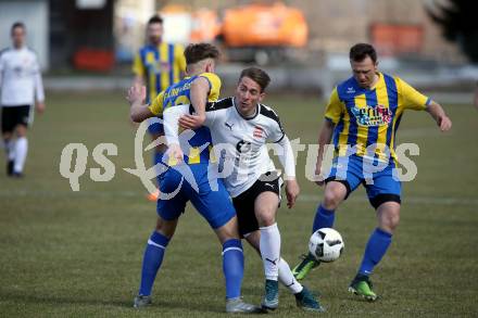 Fussball 2. Klasse A. Lurnfeld gegen Muehldorf. Manuel Morgenstern, Boris Oroz (Lurnfeld),  Enes Sinanovic  (Muehldorf). Moellbruecke, am 1.4.2018.
Foto: Kuess
---
pressefotos, pressefotografie, kuess, qs, qspictures, sport, bild, bilder, bilddatenbank