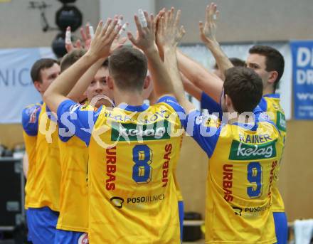 DenizBank AG Volley League Men. Volleyball. SK Posojilnica Aich/Dob gegen SG Union Raiffeisen Waldviertel. Jubel (Aich/Dob). Bleiburg, am 4.4.2018.
Foto: Kuess
---
pressefotos, pressefotografie, kuess, qs, qspictures, sport, bild, bilder, bilddatenbank