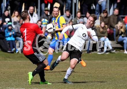 Fussball 2. Klasse A. Lurnfeld gegen Muehldorf. Alexander Brenter,  (Lurnfeld),  Enes Sinanovic (Muehldorf). Moellbruecke, am 1.4.2018.
Foto: Kuess
---
pressefotos, pressefotografie, kuess, qs, qspictures, sport, bild, bilder, bilddatenbank