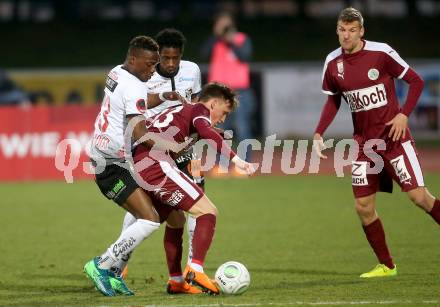 Fussball tipico Bundesliga. RZ Pellets WAC gegen Mattersburg. Issiaka Ouedraogo,  (WAC), Julius Ertlthaler (Mattersburg). Wolfsberg, am 7.4.2018.
Foto: Kuess

---
pressefotos, pressefotografie, kuess, qs, qspictures, sport, bild, bilder, bilddatenbank