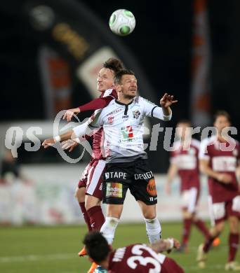 Fussball tipico Bundesliga. RZ Pellets WAC gegen Mattersburg.  Daniel Offenbacher,  (WAC), Julius Ertlthaler (Mattersburg). Wolfsberg, am 7.4.2018.
Foto: Kuess

---
pressefotos, pressefotografie, kuess, qs, qspictures, sport, bild, bilder, bilddatenbank