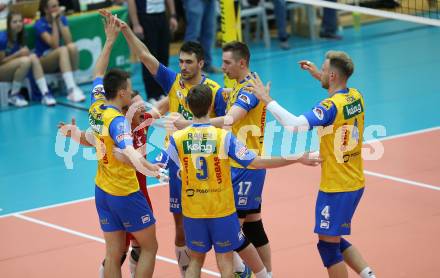 Volleyball Bundesliga Herren. DenitBank AG Volley League Men. SK Posojilnica Aich/Dob gegen SG Union Raiffeisen Waldviertel. Jubel (Aich/Dob). Bleiburg, am 15.4.2018.
Foto: Kuess
---
pressefotos, pressefotografie, kuess, qs, qspictures, sport, bild, bilder, bilddatenbank