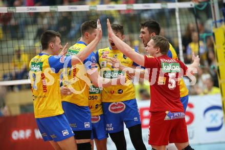 Volleyball Bundesliga Herren. DenitBank AG Volley League Men. SK Posojilnica Aich/Dob gegen SG Union Raiffeisen Waldviertel. Jubel (Aich/Dob). Bleiburg, am 15.4.2018.
Foto: Kuess
---
pressefotos, pressefotografie, kuess, qs, qspictures, sport, bild, bilder, bilddatenbank