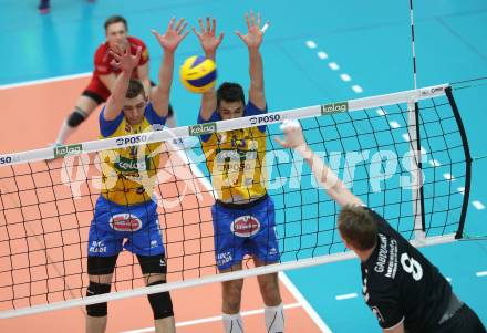 Volleyball Bundesliga Herren. DenitBank AG Volley League Men. SK Posojilnica Aich/Dob gegen SG Union Raiffeisen Waldviertel. Mario Koncilja, Lukasz Wiese, (Aich/Dob), Matiss Gabdullins  (Waldviertel). Bleiburg, am 14.4.2018.
Foto: Kuess
---
pressefotos, pressefotografie, kuess, qs, qspictures, sport, bild, bilder, bilddatenbank