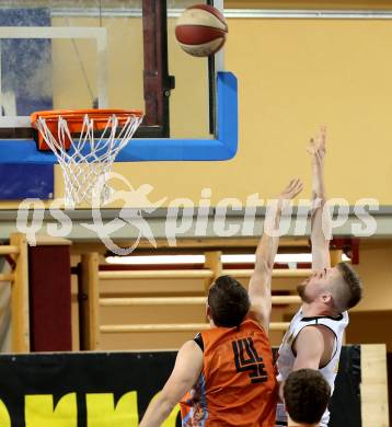 Basketball 2. Bundesliga. Playdown. 4. Runde. Woerthersee Piraten gegen Basket2000 Vienna Warriors. Ian Moschik,  (Piraten), Christopher Ruzicka (Basket2000 Vienna Warriors). Klagenfurt, am 14.4.2018.
Foto: Kuess
---
pressefotos, pressefotografie, kuess, qs, qspictures, sport, bild, bilder, bilddatenbank