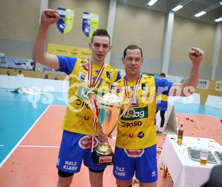 Volleyball Bundesliga Herren. DenitBank AG Volley League Men. SK Posojilnica Aich/Dob gegen SG Union Raiffeisen Waldviertel. Jubel  Mario Koncilja, Nejc Pusnik (Meister Aich/Dob). Bleiburg, am 15.4.2018.
Foto: Kuess
---
pressefotos, pressefotografie, kuess, qs, qspictures, sport, bild, bilder, bilddatenbank