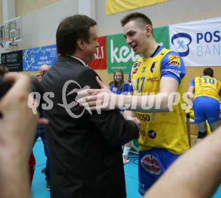 Volleyball Bundesliga Herren. DenitBank AG Volley League Men. SK Posojilnica Aich/Dob gegen SG Union Raiffeisen Waldviertel. Lorenz Kumer, Mario Koncilja (Meister Aich/Dob). Bleiburg, am 15.4.2018.
Foto: Kuess
---
pressefotos, pressefotografie, kuess, qs, qspictures, sport, bild, bilder, bilddatenbank