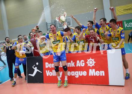 Volleyball Bundesliga Herren. DenitBank AG Volley League Men. SK Posojilnica Aich/Dob gegen SG Union Raiffeisen Waldviertel. Jubel   (Meister Aich/Dob). Bleiburg, am 15.4.2018.
Foto: Kuess
---
pressefotos, pressefotografie, kuess, qs, qspictures, sport, bild, bilder, bilddatenbank